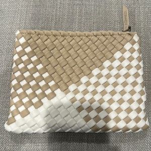 Naghedi pouch